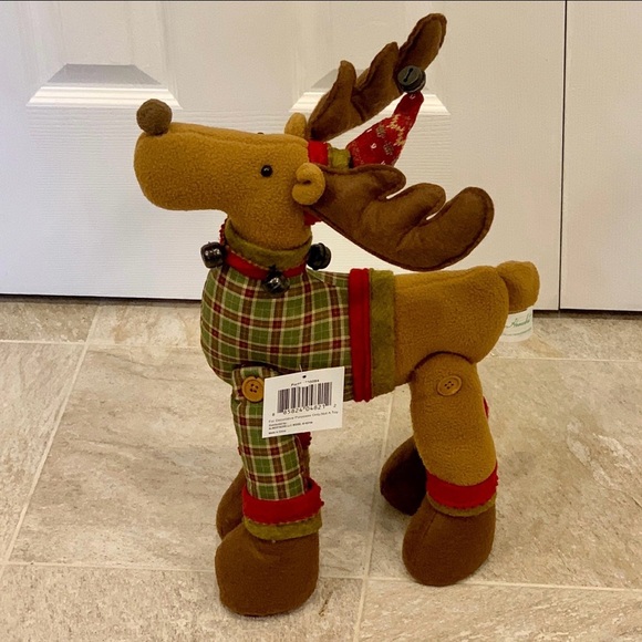 NEW Plaid Reindeer Holiday Door Greeter Porch Decor - Picture 3 of 9